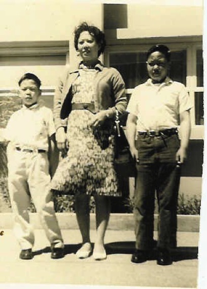 Chap 29 Rub the Hard-boiled Egg on the Bruise Mom with William and Richard circa 1964. Ping Yuen Housing Projets..jpg